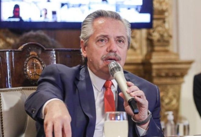 Buenos Aires 21 03 2020-O isolamento é, por enquanto, a única vacina conhecida e eficaz contra o coronavírus COVID-19. Seja responsável. Tome cuidado e cuide do resto. Fique em casa ", twittou o presidente Alberto Fernández em um novo apelo a respeitar a quarentena que ele decretou diante do avanço da pandemia foto Presidendia da Argentina