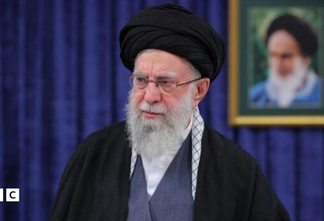 Aiatolá Ali Khamenei, líder supremo do Irça (Foto: reprodução de TV)