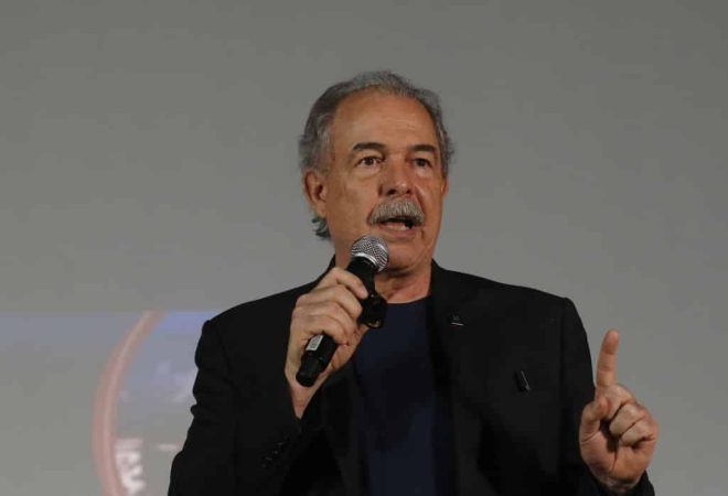 Rio de Janeiro (RJ), 28/07/2023 - O presidente do Banco Nacional de Desenvolvimento Econômico e Social (BNDES), Aloizio Mercadante, no lançamento do edital Viva Pequena África, no Museu da História e da Cultura Afro-Brasileira (Muhcab). Foto: Fernando Frazão/Agência Brasil