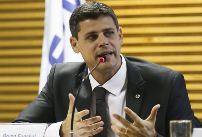 O diretor do programa de recuperação dos estados, órgão do Ministério da Economia, Bruno Funchal, participa do  seminário “Como Resolver a Crise dos Estados”