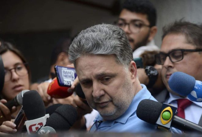 O ex-governador do Rio, Anthony Garotinho, é liberado do presídio de Benfica onde foi preso, durante a Operação Secretum Domus