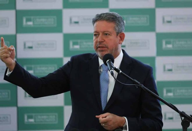 Brasília (DF) 23/03/2023 Presidente da Câmara dos deputados, Arthur Lira, durante coletiva a imprensa no salão verde da Câmara.2023
