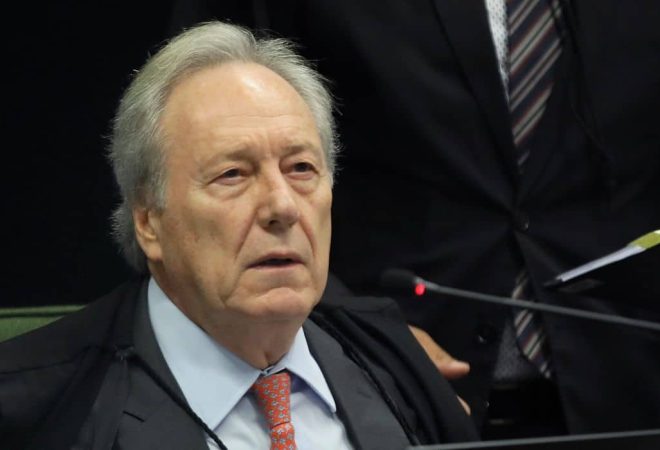 Ministro Ricardo Lewandowski durante sessão da 2ª turma do STF.