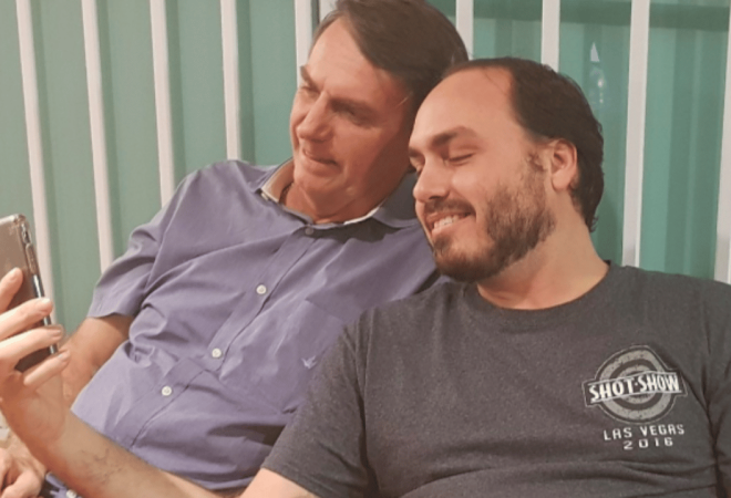 bolsonaro-carlos-celular-1280x720