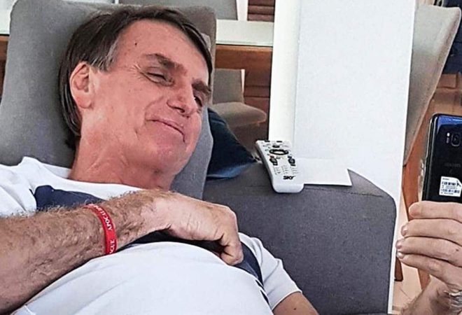 bolsonaro-celular-instagram