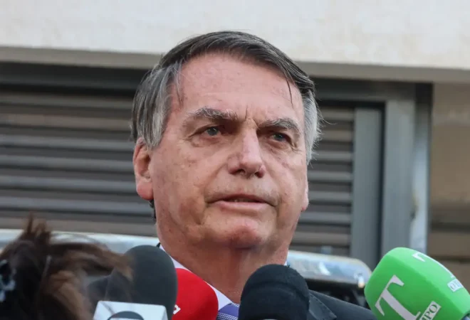bolsonaro quebra queixo