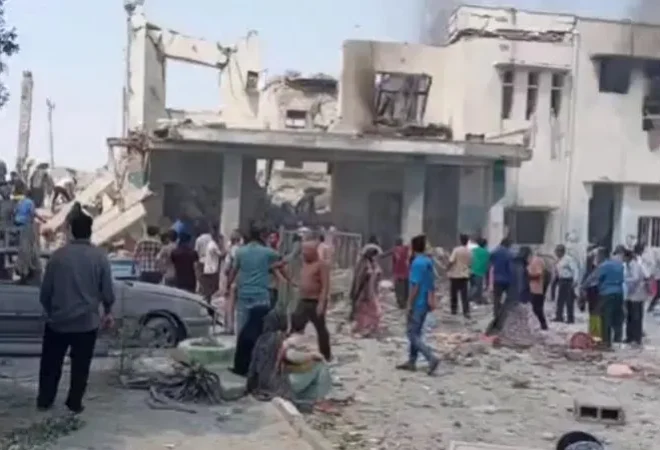 TV estatal iraniana exibiu imagens ded locais atingidos pelas bombas - Foto: reprodução de TV