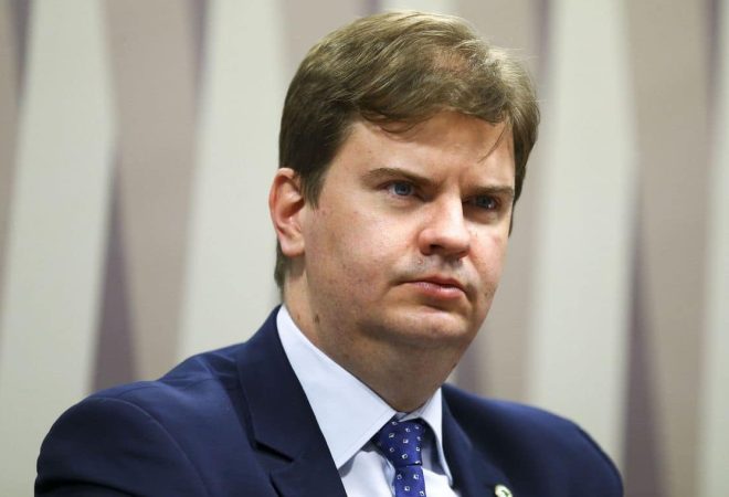O ministro do Desenvolvimento Regional, Gustavo Canuto, participa de audiência pública na Comissão de Desenvolvimento Regional e Turismo do Senado.