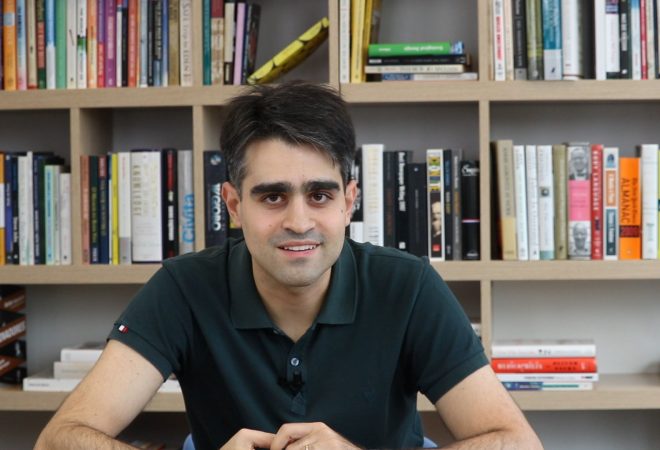 capa youtube - Evandro Buccini