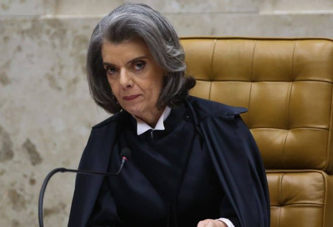 Brasília - Cerimônia de posse da nova presidente do Supremo Tribunal Federal (STF), ministra Cármen Lúcia (Wilson Dias/Agência Brasil)