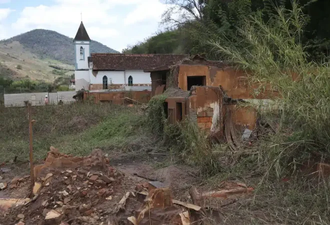 casa_destruida_no_distrito_de_barra_longa_-_foto_jose_cruz