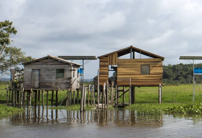 casas paineis solares comunidades amazonia