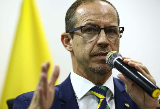 O interventor na segurança pública do DF, Ricardo Cappelli, durante entrevista coletiva acerca de relatório com informações sobre a invasão e depredação de prédios públicos no dia 8 de janeiro de 2023.