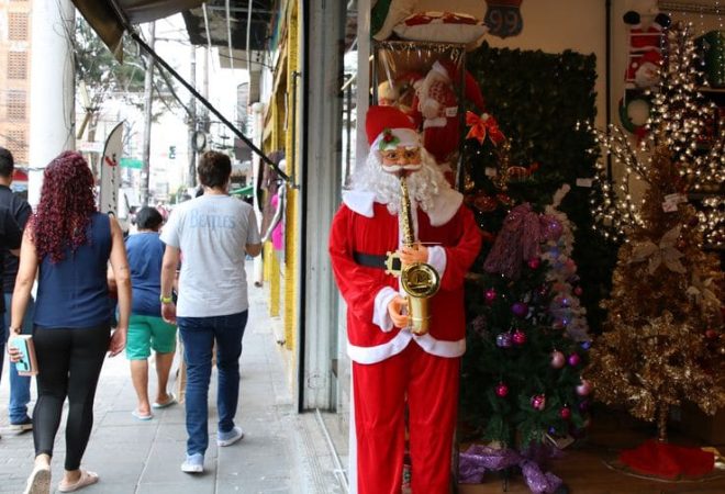 comercio_decoracao_de_natal_rvrsa_abr_2511213978