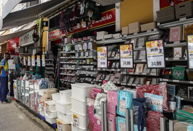 comercio_na_saara_reabre_no_rio_tnrgo_abr_0904216696