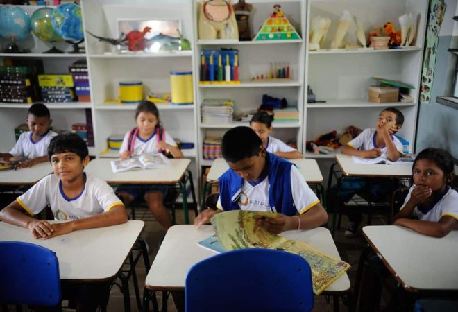 criancas_na_escola