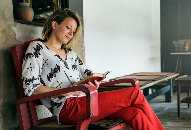 curated-lifestyle-4BKSAms1hHs-unsplash