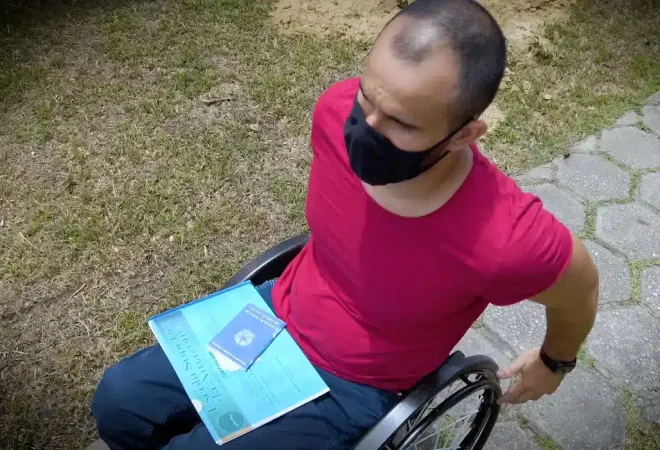 davi_pontes_ja_foi_ate_ultima_etapa_de_processo_seletivo_mas_perdeu_a_vaga_quando_disse_ser_usuario_de_cadeira_de_rodas_0