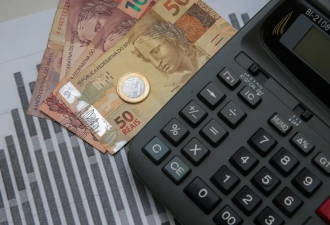 economia contas dinheiro calculadora