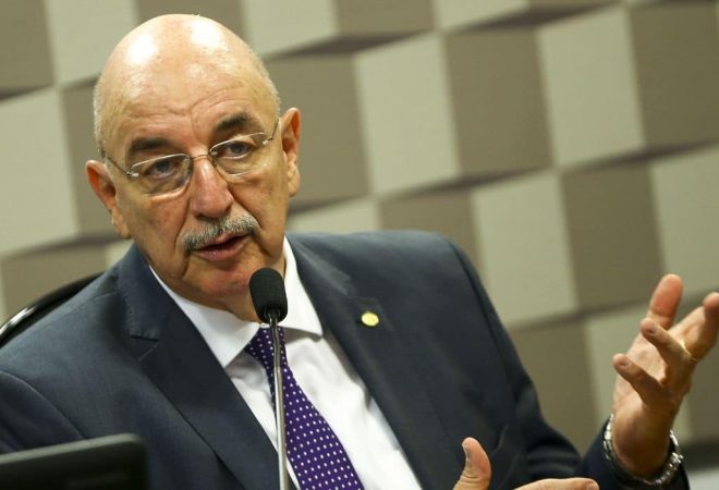 O ministro da Cidadania, Osmar Terra, participa de audiência pública na Comissão de Educação, Cultura e Esporte do Senado para apresentar as diretrizes e os programas prioritários de sua pasta