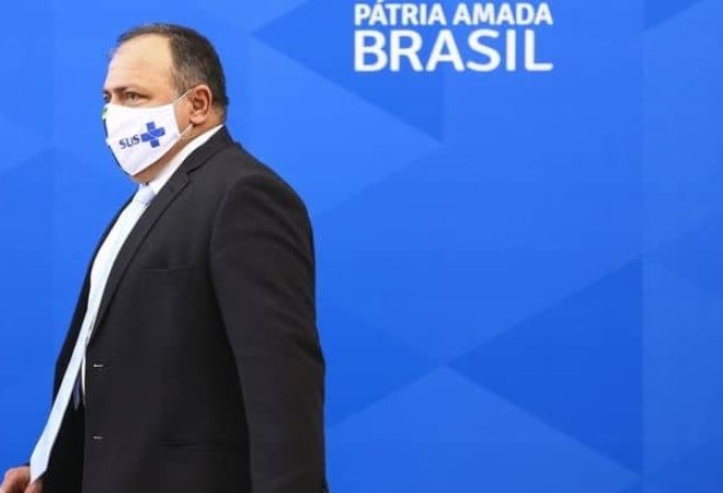 O ministro da saúde, Eduardo Pazuello, durante declaração no Palácio do Planalto.