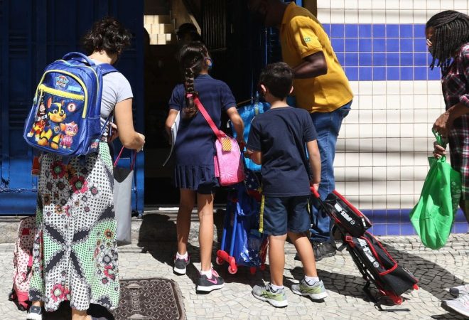 Aulas presenciais são retomadas no Rio. Colégio Objetivo, em Botafogo, zona sul da cidade.