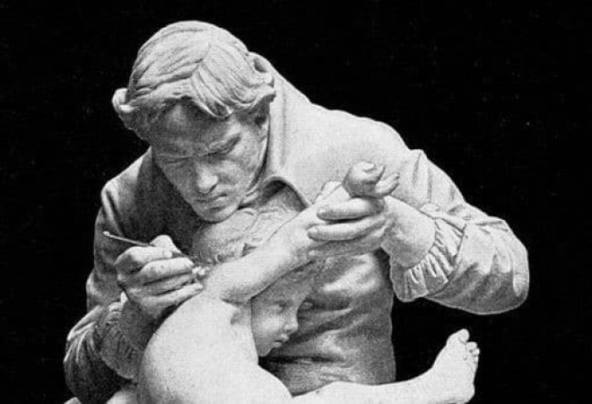 estatua jenner vacinando o filho