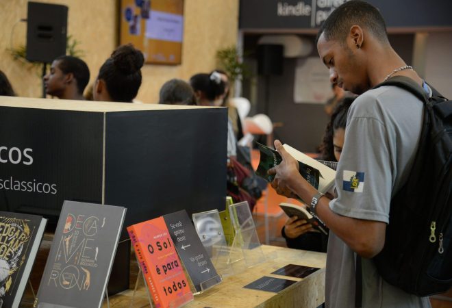 Estudantes participam do Ler - Salão Carioca do Livro, na Biblioteca Parque, no centro do Rio.Foto Tomaz Silva/Agência Brasil