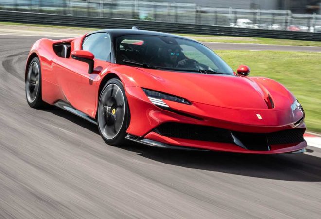ferrari-sf90-stradale-la-prova