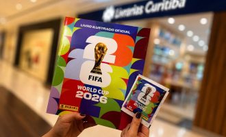 Troca de figurinhas Copa do Mundo 2026 no Shopping Mueller, em Curitiba. Foto: Divulgação
