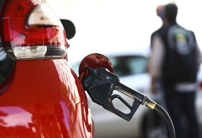 Força-tarefa integrada pela Agência Nacional do Petróleo, Gás Natural e Biocombustíveis (ANP), Procon e Inmetro fiscaliza postos revendedores de combustíveis em Brasília.