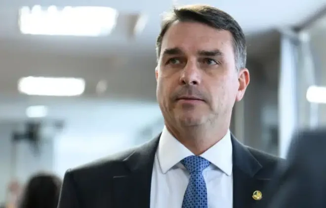 flavio-bolsonaro-990x557.jpg