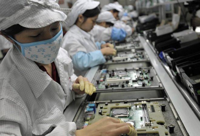 foxconn-assembly-line