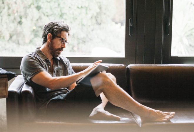 freepik_reading-using-tablet