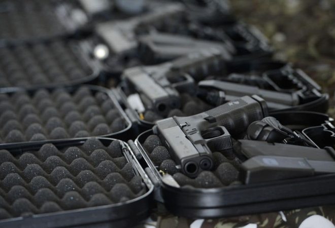 O governador Wilson Witzel entrega às Polícias Militar e Civil, ao Corpo de Bombeiros e à Secretaria de Estado de Administração Penitenciária pistolas Glock de calibre .40, adquiridas com recursos federais durante o período da Intervenção Federal na Segurança Pública do Estado.