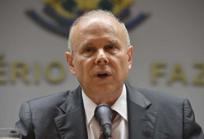 Entrevista coletiva sobreo Programa Minha Casa, Minha Vida. E/D: Ministra do Planejamento, Míriam Belchior, Ministro da Fazenda, Guido Mantega, Presidente da CBIC, José Carlos Martins (Valter Campanato/Agência Brasil)