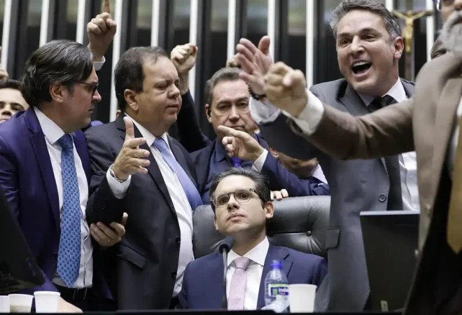 hugo motta motim congresso
