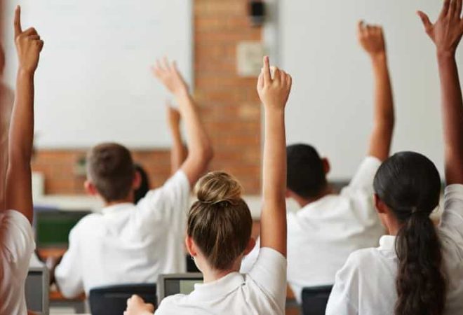 imagem-ilustrativa-de-uma-sala-de-aula-escola-1599852200124_v2_900x506