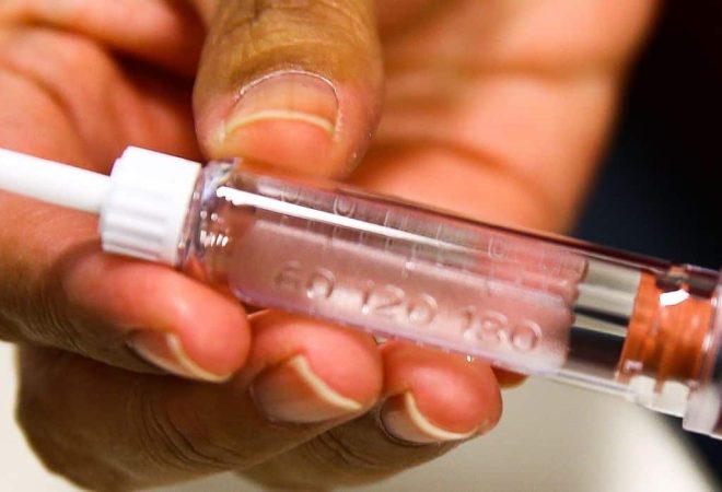Exame da curva glicêmica; insulina,monitor de glicemia