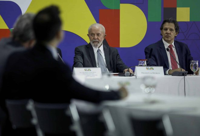 Brasília (DF) 20/05/2024 - Preidente. Luiz Inácio Lula da Silva (2d) e o ministro da Fazenda, Fernando Haddad (d), participam da reunião para anúncios referentes ao setor da indústria do aço.
Foto: Joédson Alves/Agência Brasil