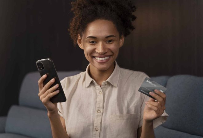 jovem-fazendo-compras-online