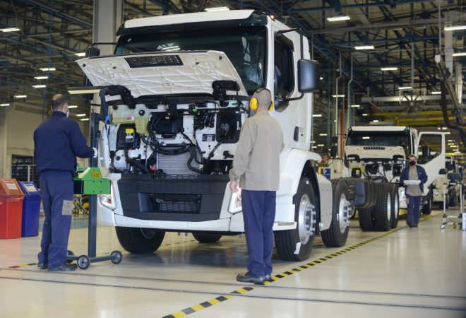 linha-de-montagem-volvo-vm