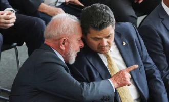 Lula e Davi Alcolumbre. Foto: Agência Brasil
