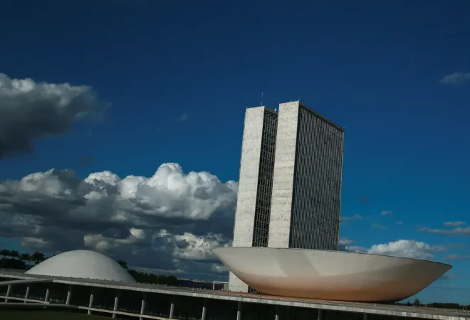monumentos_brasilia_cupula_plenario_da_camara_dos_deputados3103201338