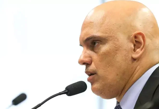 moraes-fala-em-microfone_1_30629