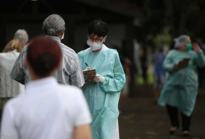 Movimentação de idosos no posto da 612 Sul para Vacinação contra Influenza