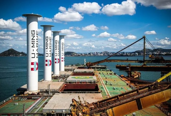 Velas rotativas: são estruturas cilíndricas metálicas instaladas no convés dos navios, que funcionam como um sistema de propulsão assistida pelo vento. (Leandro Fonseca/Exame)