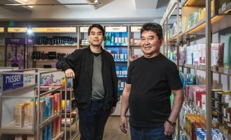 Alexandre (CEO) e Sergio Maeoka, fundador da Nissei: aposta em espaços de beleza para crescer margem e aumentar faturamento sem abrir tantas lojas (Leandro Fonseca /Exame)