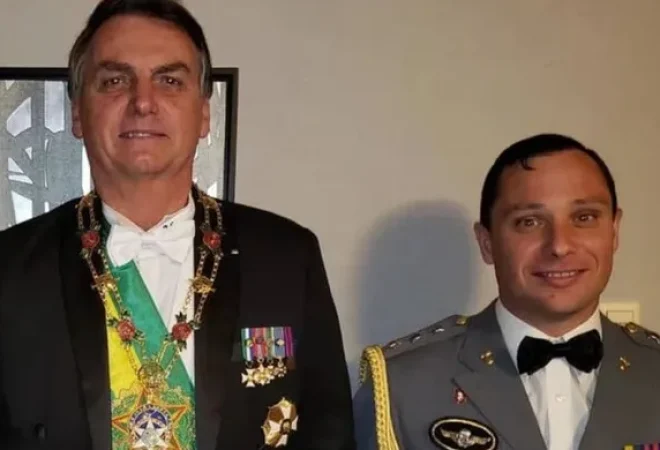 o-ex-presidente-jair-bolsonaro-e-mauro-cesar-barbosa-cid