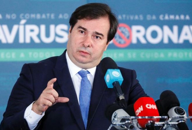 o-presidente-da-camara-dos-deputados-rodrigo-maia-dem-rj-durante-entrevista-coletiva
